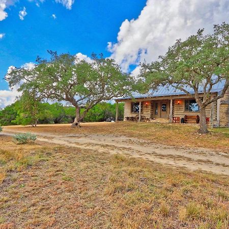 Log Cabin At Old Glory Ranch Wimberley Exteriér fotografie