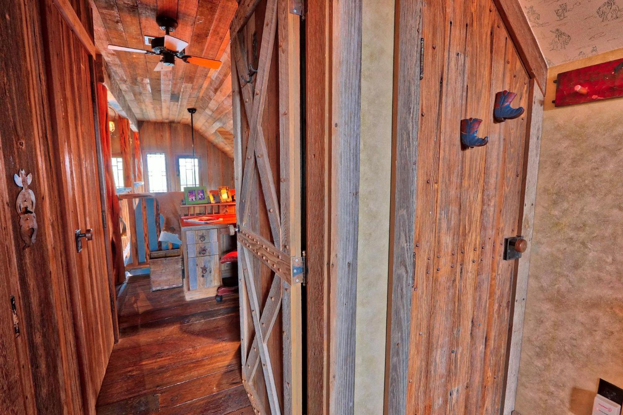 Log Cabin At Old Glory Ranch Wimberley Exteriér fotografie