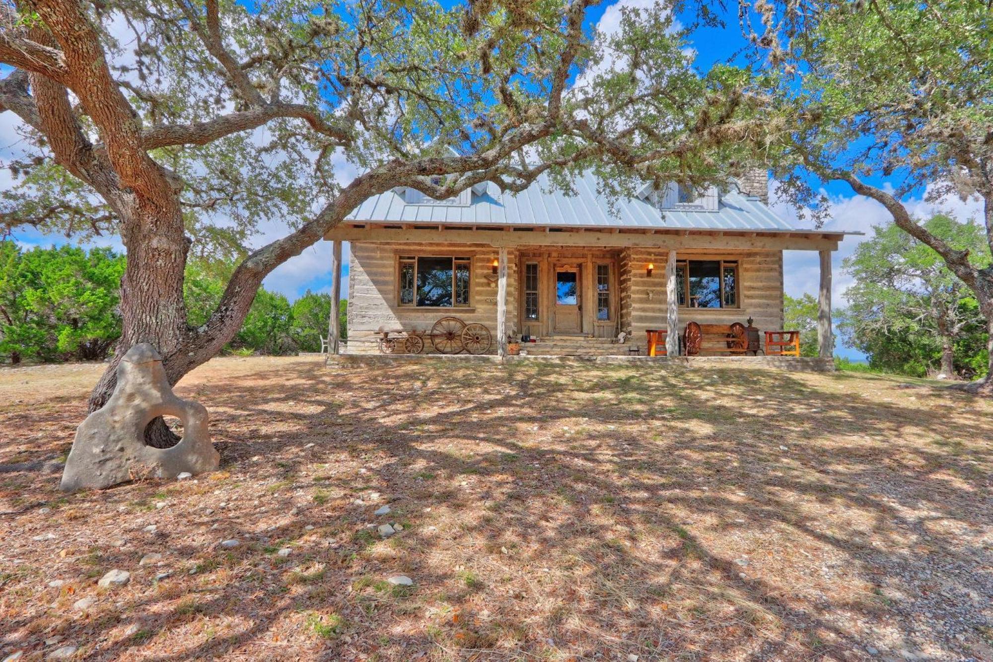 Log Cabin At Old Glory Ranch Wimberley Exteriér fotografie
