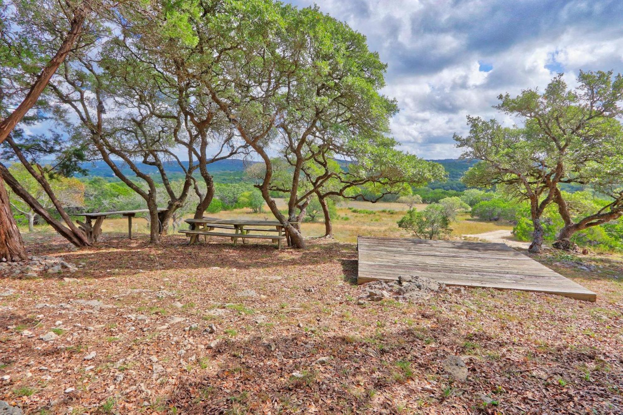 Log Cabin At Old Glory Ranch Wimberley Exteriér fotografie