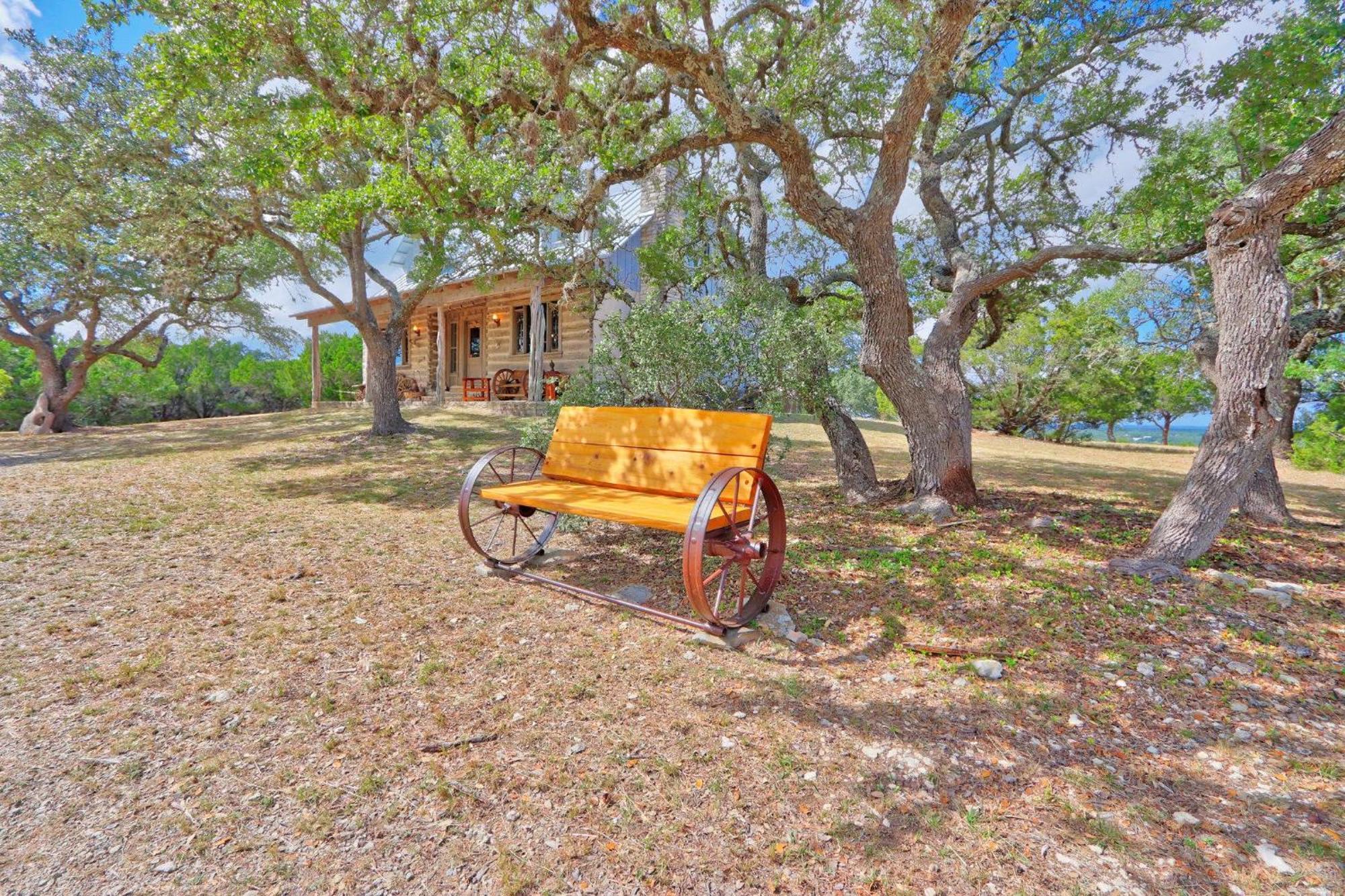 Log Cabin At Old Glory Ranch Wimberley Exteriér fotografie